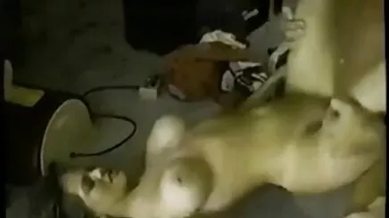 LÀM LỚN-cô gái tóc sex len lut hay Vàng đức vợ chồng