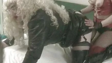 Đó là cách dễ phim sex hot jav dàng nó là để tán tỉnh cô gái ở Madrid