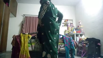 Hai phòng phim set jav tắm với một máy quay phim dưới nước